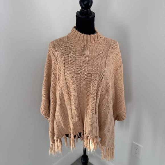 Forever 21 Wool Blend Camel Knit Women’s Poncho (S) - Picture 2 of 8